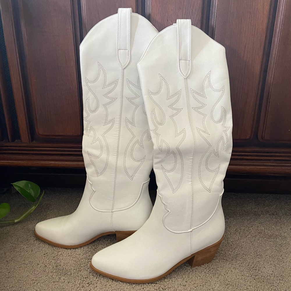 Billini Urson Cowboy Boot in White